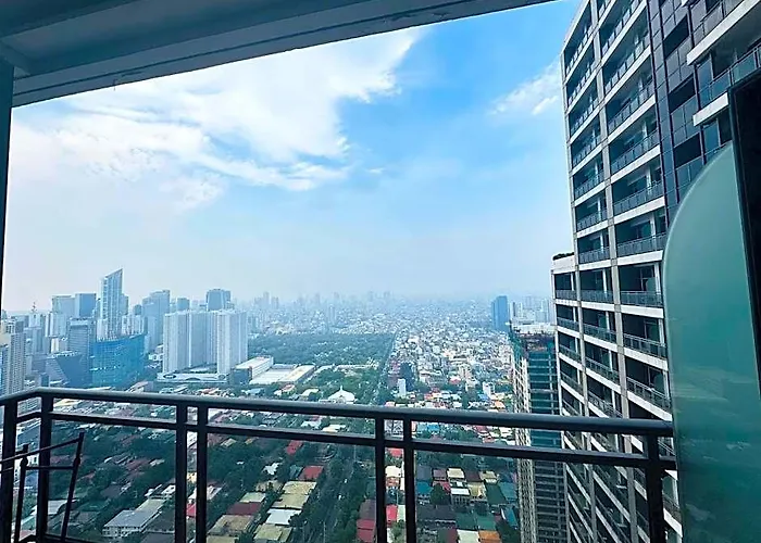 Gramercy Residences 1 Bed View With Balcony 호텔